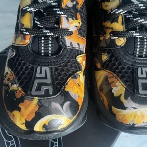 Authentic Versace Toddler Sneaker Size 26 (US 8.5) Worn Once